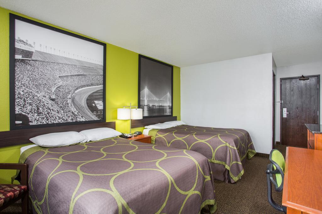 Super 8 By Wyndham Franklin Hotell Exteriör bild